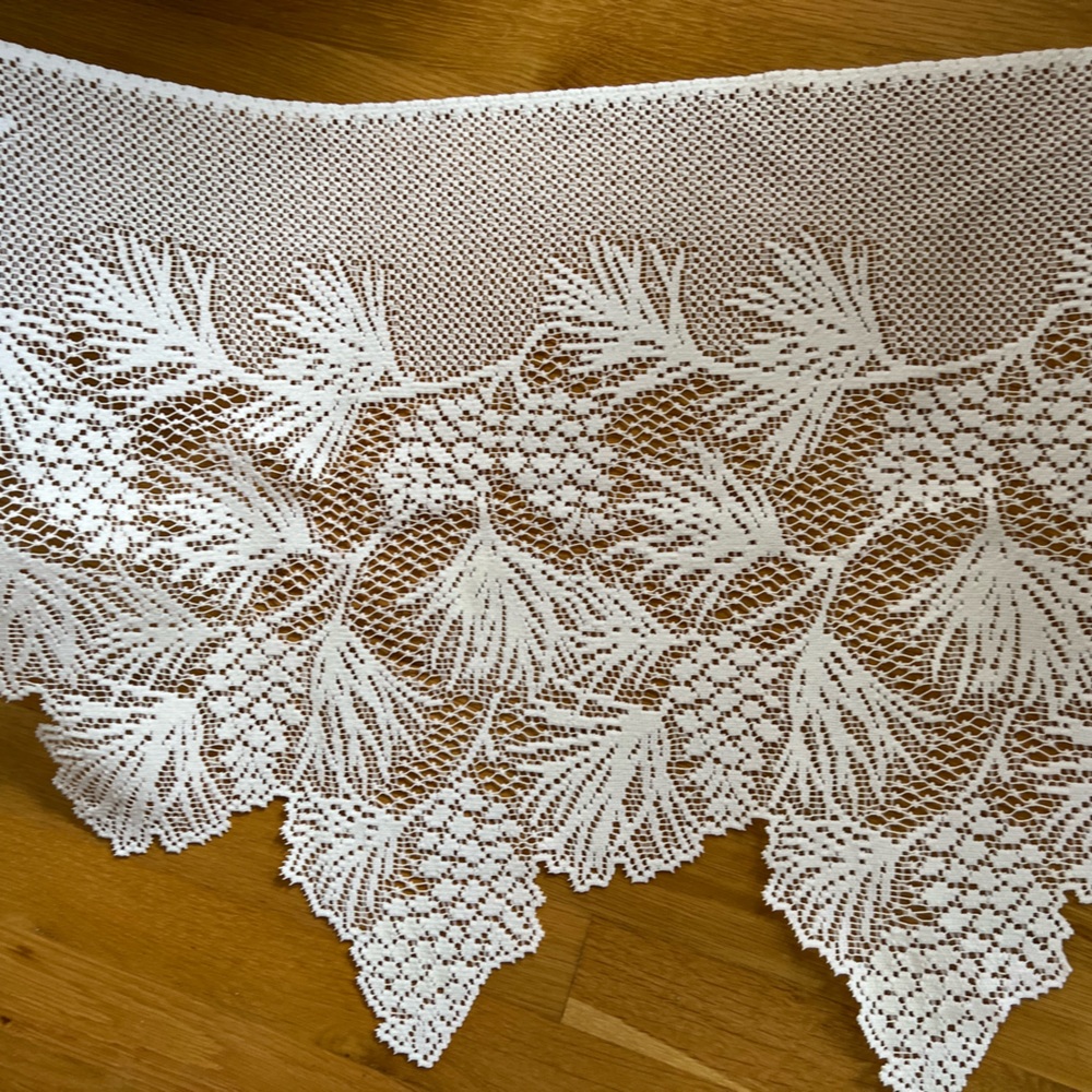 Pinecone motif mantle scarf NWT